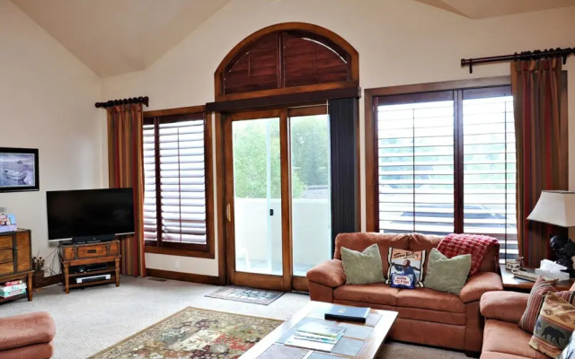 Harriman Townhome 5 - 3 Br Condo