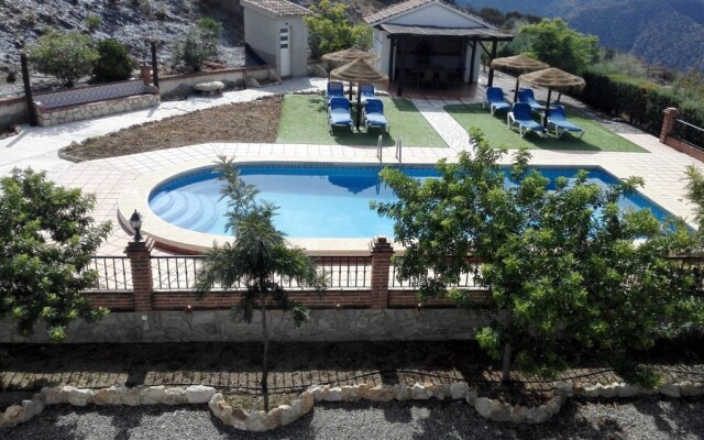 Villa With 3 Bedrooms in El Chorro, With Wonderful Mountain View, Priv
