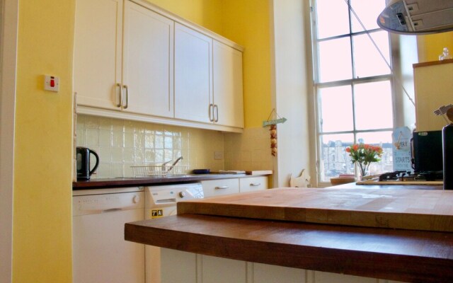 3 Bedroom Apartment in Edinburgh's New Town