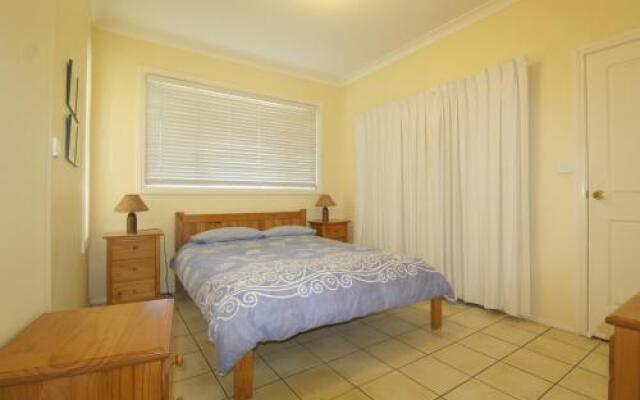 Breakers 1, 13 East Street