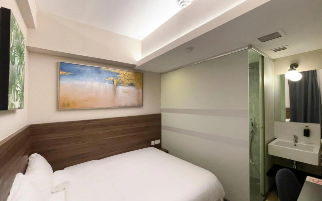 ST Signature Bugis Beach