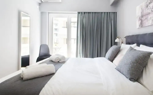 UPSTREET Bright Flat near Acropolis