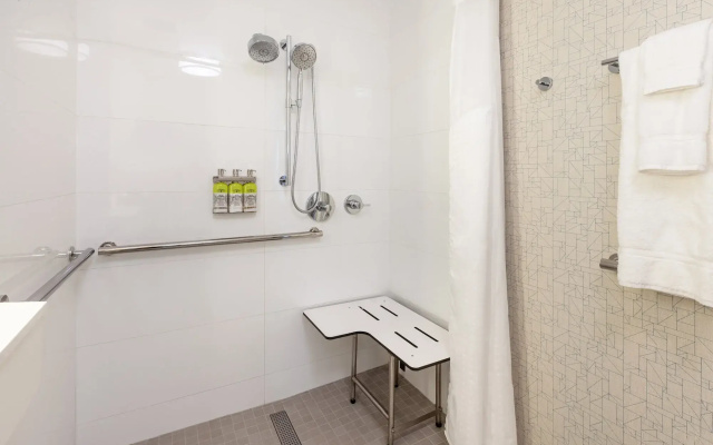Holiday Inn Express NYC Brooklyn - Sunset Park by IHG