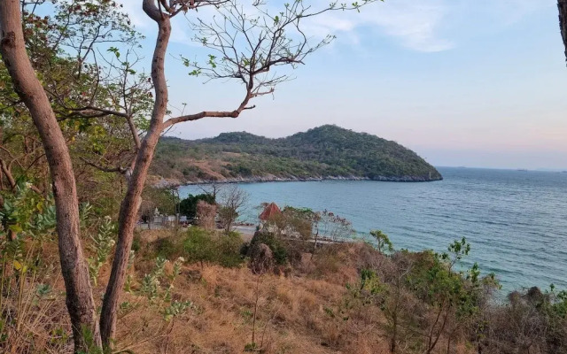 Sawasdee Sichang Resort