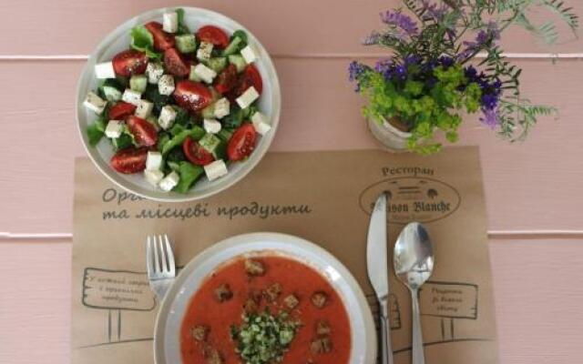 Maison Blanche Ecohouse