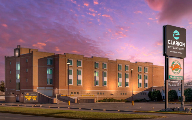 Clarion Hotel & Suites