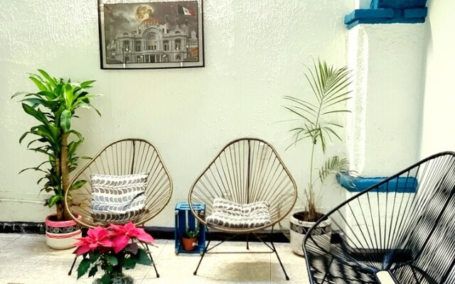 HoM Balderas - Hostel