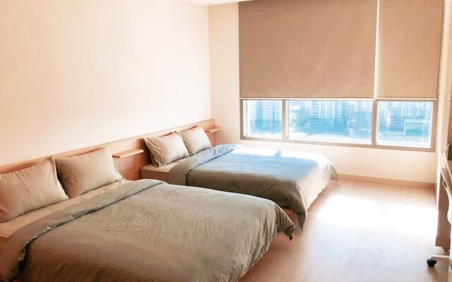 The November Stay in Songdo Honestar