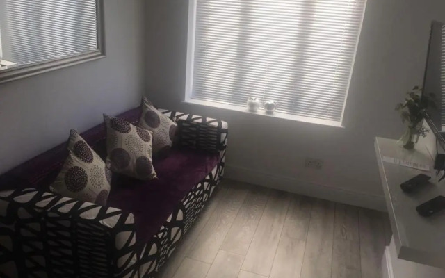 Webb place 2 bedroom apartment !