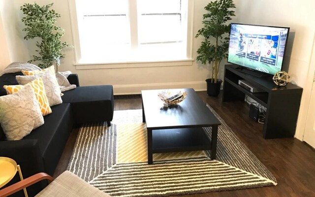 Apartments At 1120 Sidney St