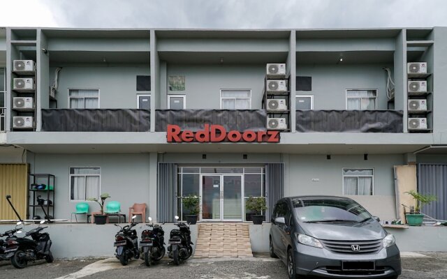 RedDoorz near Exit Toll Sirkuit Sentul