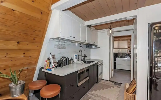 Acute A-frame Cabin w WiFi