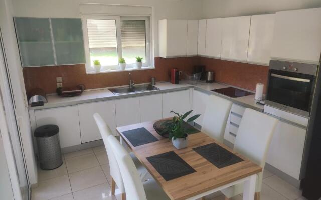 Sunnyside Villa 2King BR Free Parking Near Beach