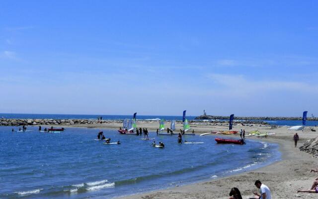 Country House With Private Terrace, Beaucaire
