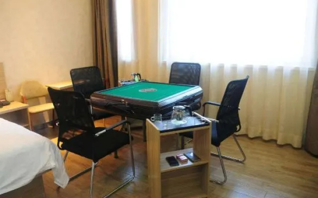 Bei'an Huilong Business Hotel