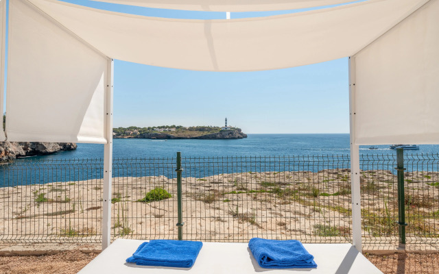 Orange Colom Seaside Apartments