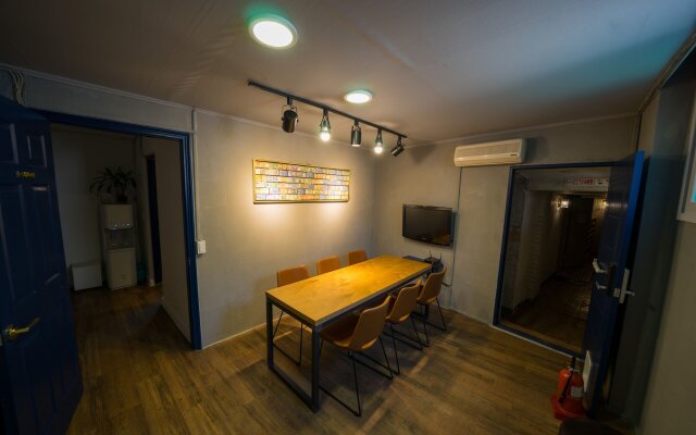 Beewon Guest House - Hostel