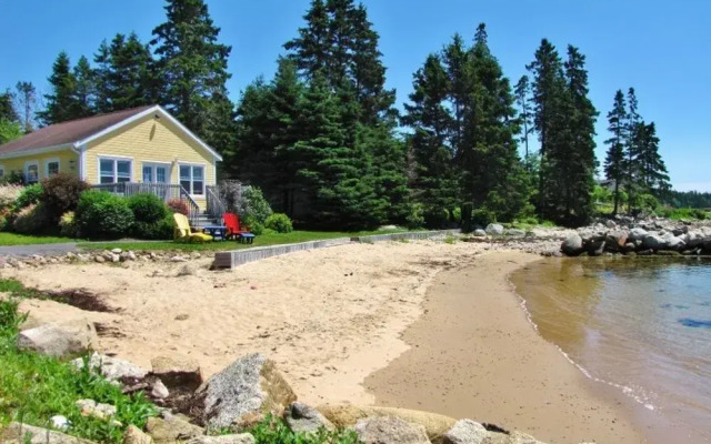 Larinda's Landing Oceanfront Cottages