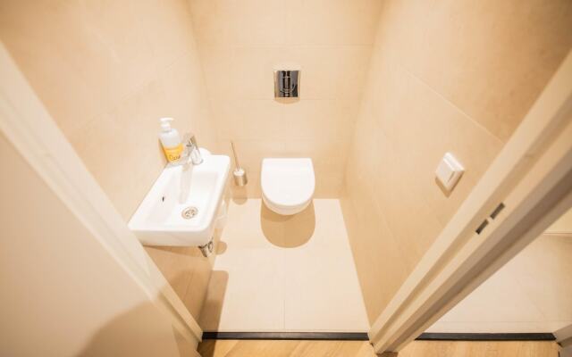 Joyful Serviced Studio Apartment -ks71-j