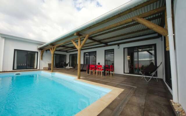 Villa with 4 Bedrooms in Pointe Aux Sables, Port Louis, with Private Pool, Enclosed Garden And Wifi - 800 M From the Beach