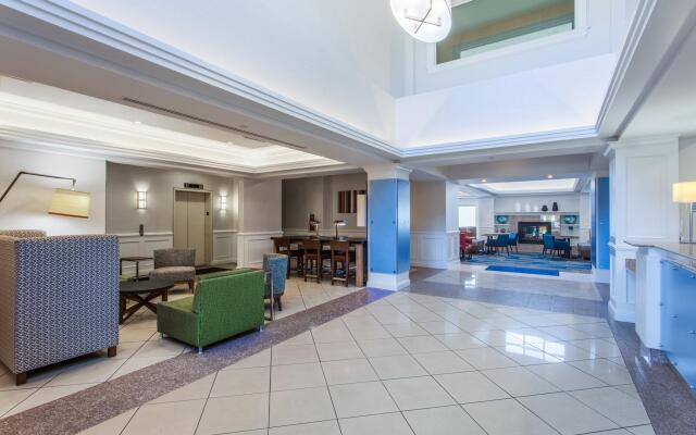 Holiday Inn Express Hauppauge-Long Island