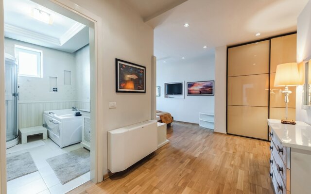 The Grand Luxurious Duplex