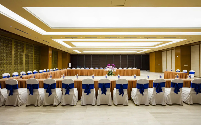 Starcity Hotel & Condotel Beachfront Nha Trang