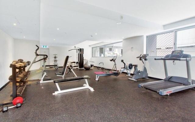 A Modern & Cozy Studio Next to Darling Harbour