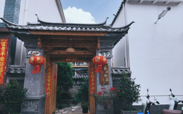 Yi Zhi Yazhu – Exterior – Dali