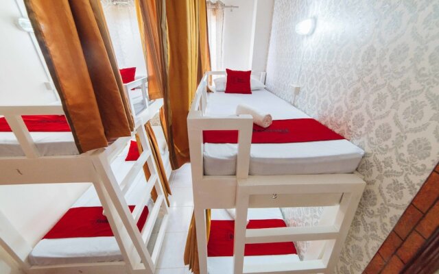 Reddoorz @ General Luna Davao