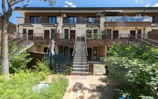 Mingtang Linshui Inn