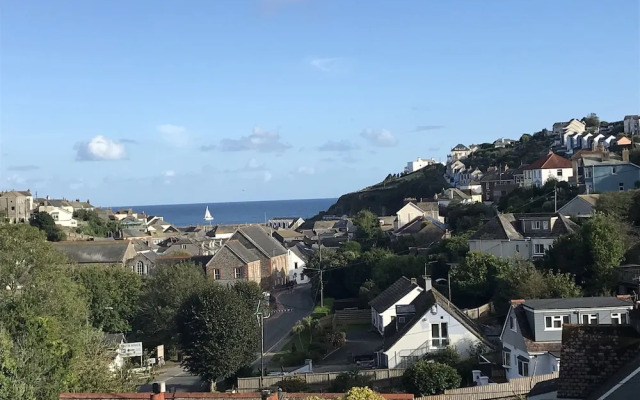 Mevagissey Holiday Home - sea View and Parking
