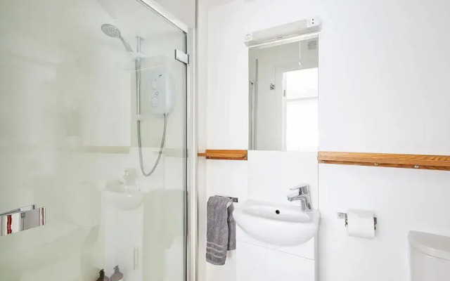 Host Stay Sunnyside Studio