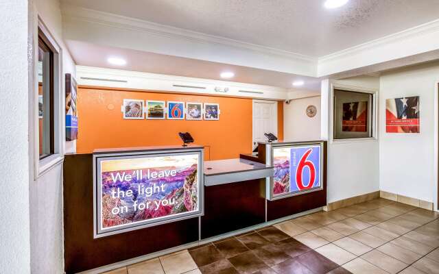 Motel 6 Euless, TX - DFW West