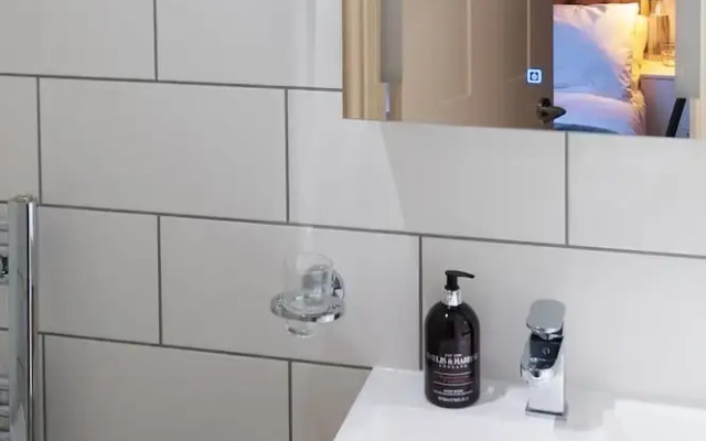 Kings House by Karah Boutiques