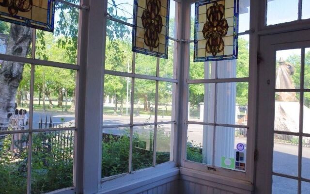 Stepping Stone Inn