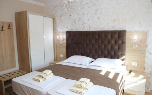 Apartments and Rooms Holiday