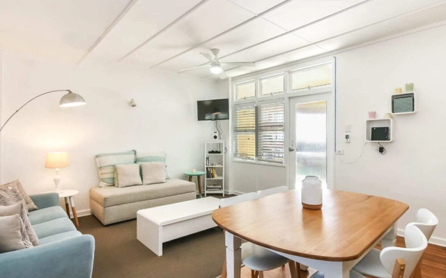 1 Bdr Funky Beach Pad Steps To The Beach W Parking