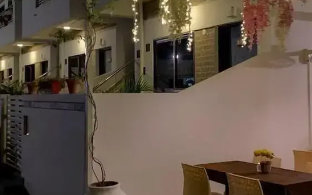 Daze Off Studio House