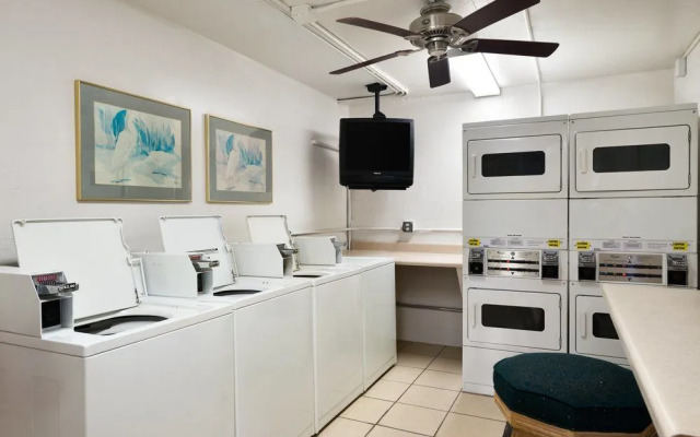 Days Inn by Wyndham St. Petersburg / Tampa Bay Area