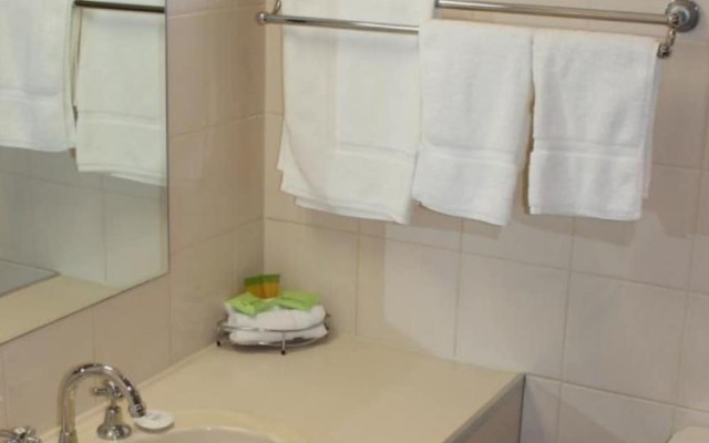 Best Western Bakery Hill Motel