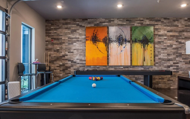 FRONTDESK 111 W Main St Apts Downtown Louisville