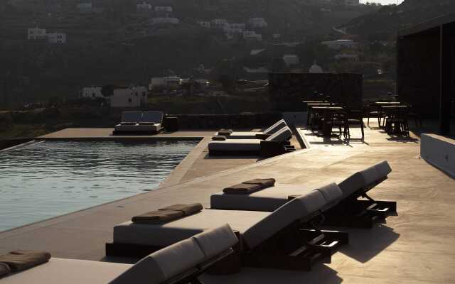 Ezio Bo Luxury Living