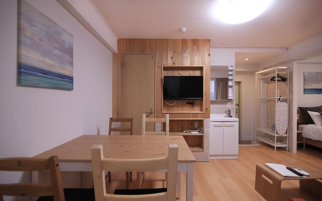 Rhodes Kagurazaka Hotel