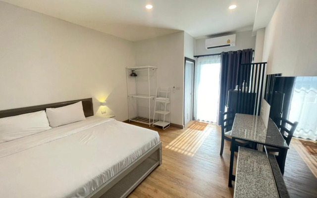 Chonlapruk Lakeside Hotel