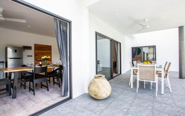 Villa Nirvana 3 Br, 500m from the beach