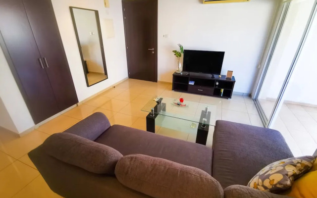 Promenade Breeze City Apartment