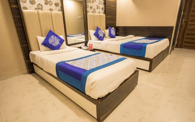 OYO 5253 Hotel Orange Lily