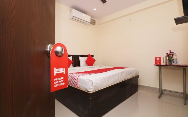 Anmol Plaza by OYO Rooms