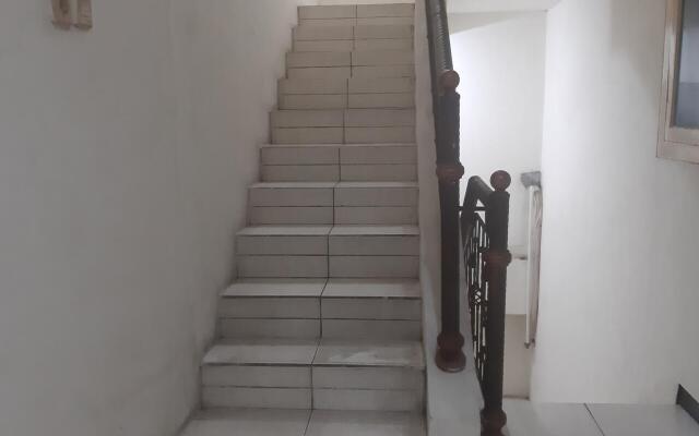 OYO 3449 Putri Garuda Syariah